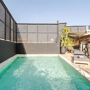 Basidi Piscine Chauffee Sur Le Toit De La Medina Marrakesch